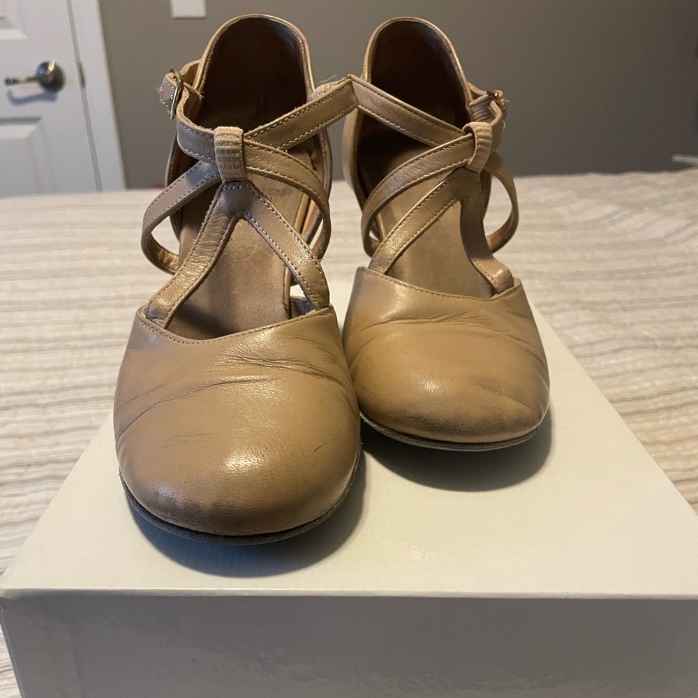 LaDuca Dance Musical Theater Elizabeth Beige Shoes 3” Soft Sole size 6 (34 1/2)